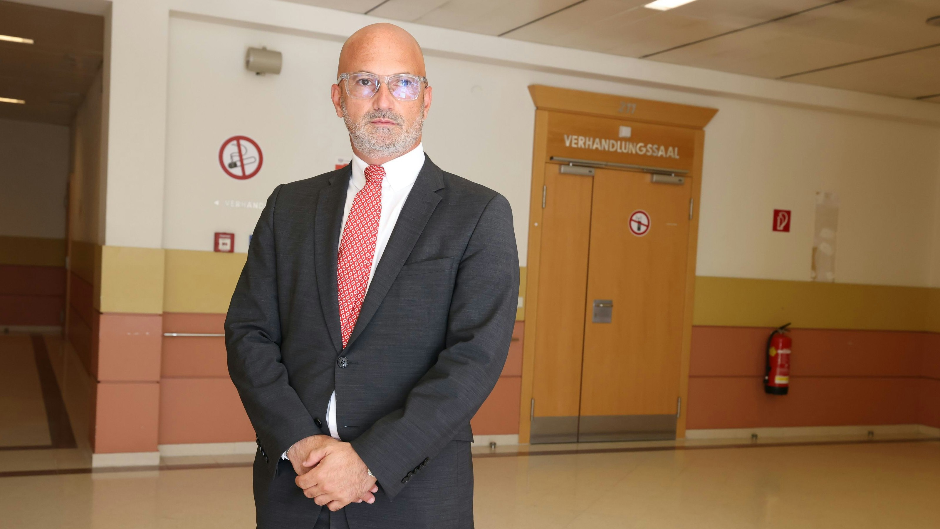 Star-Anwalt Nikolaus Rast ist verzagt.