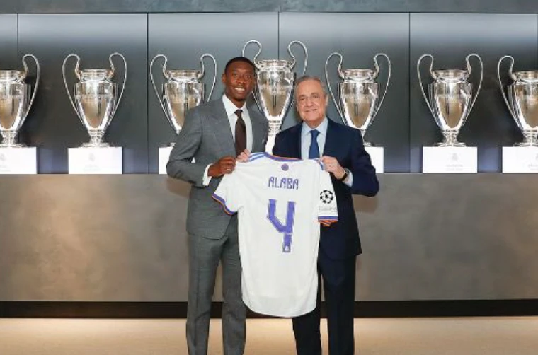 David Alaba mit Florentino Perez