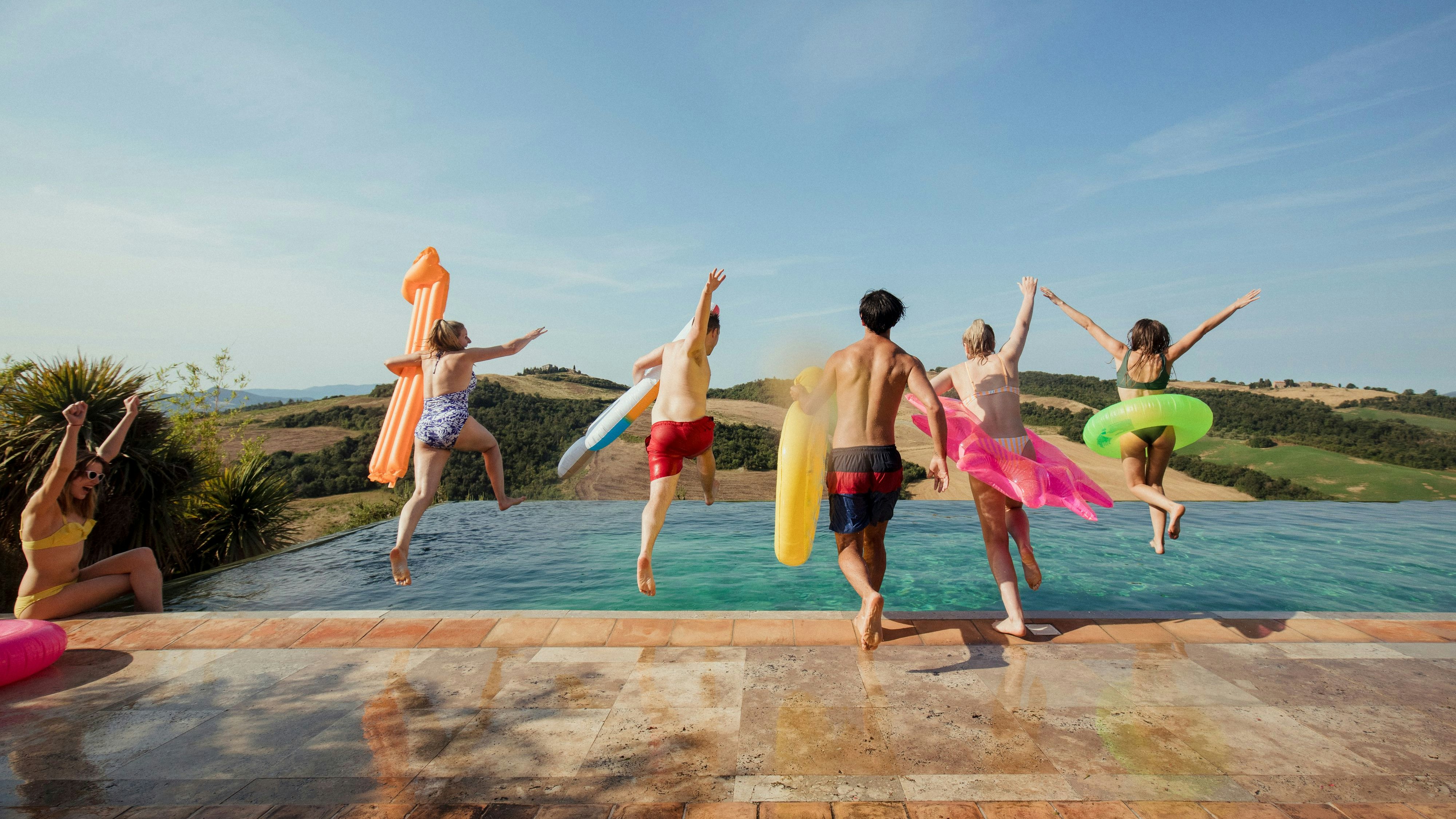 Badevergnügen im heimischen Garten kann auch vermietet werden (Symbolbild).