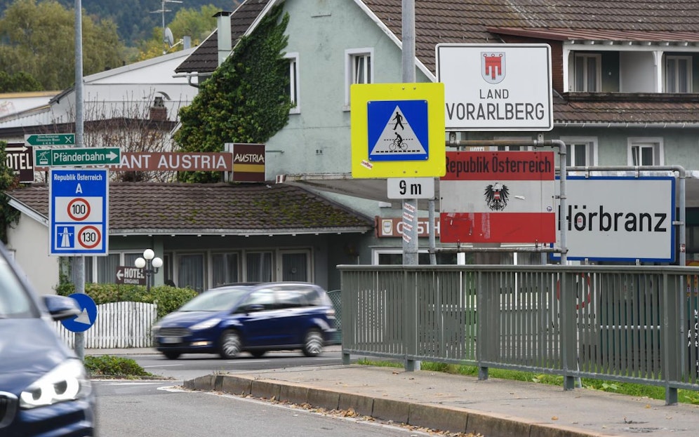 Die Staatsgrenze zwischen Österreich und Deutschland bei Hörbranz am Bodensee.