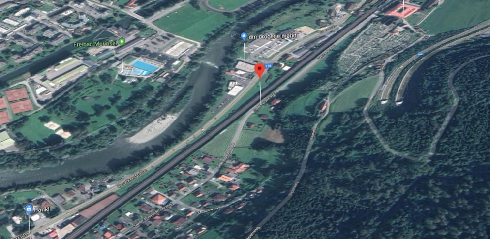 Der 22-Jährige überschlug sich mit seinem Wagen auf der Sankt-Ruprecht-Straße.