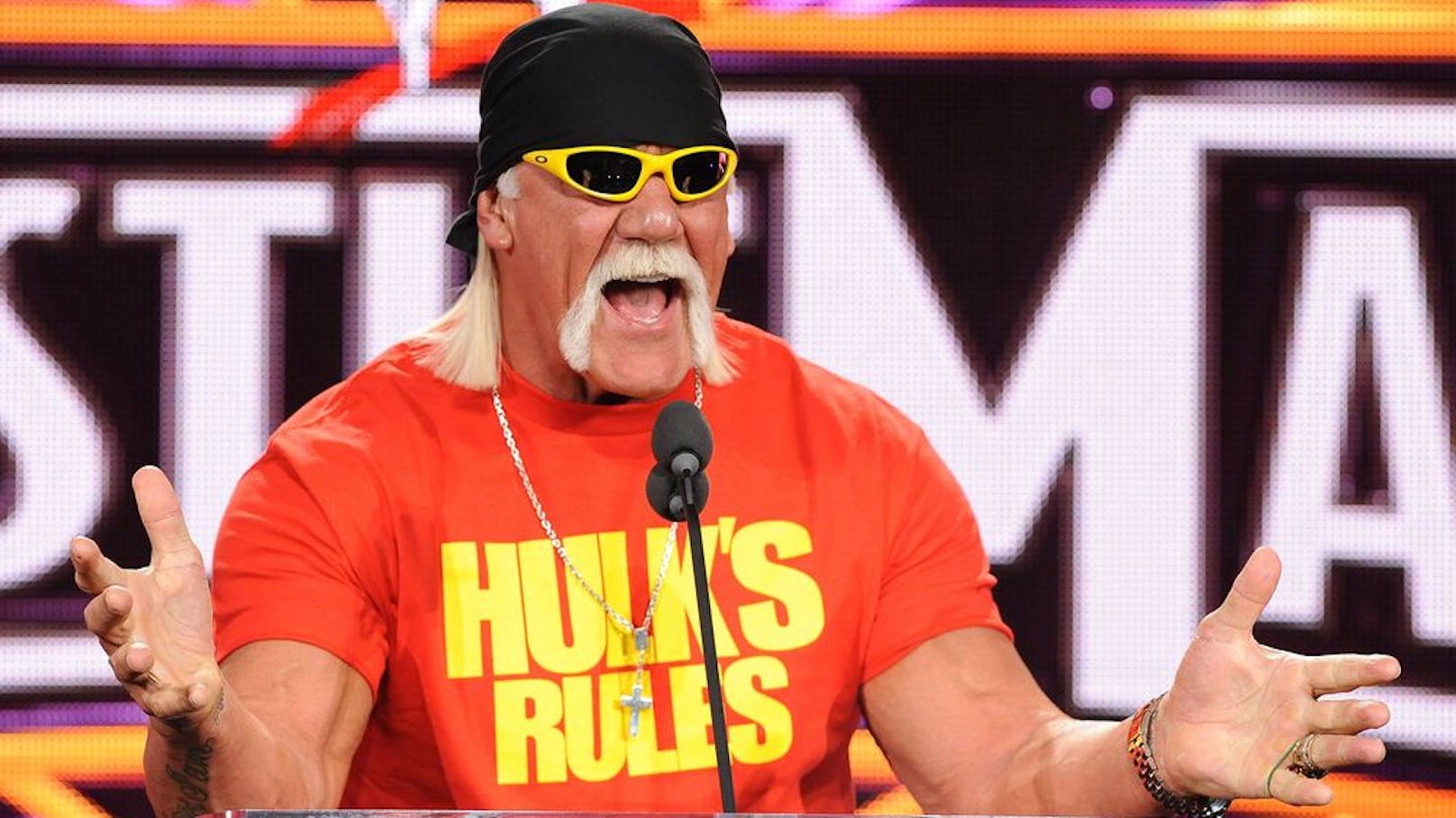 Ex-Wrestler Hulk Hogan (71) trat an der Republican National Convention (RNC) auf. "Donald Trump ist der Stärkste von allen", rief er und forderte hinsichtlich des versuchten Attentats an Trump das Publikum dazu auf, "auszurasten". Und: "Lasst Trumpamania wieder herrschen, lasst Trumpamania Amerika wieder groß machen."