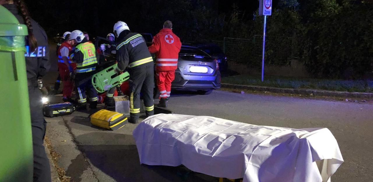Heute.at - Auf Straße liegender 20-Jähriger von Auto überrollt