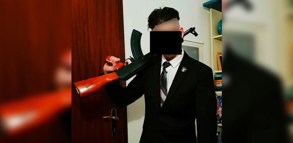 Der verdächtige Waffennarr.