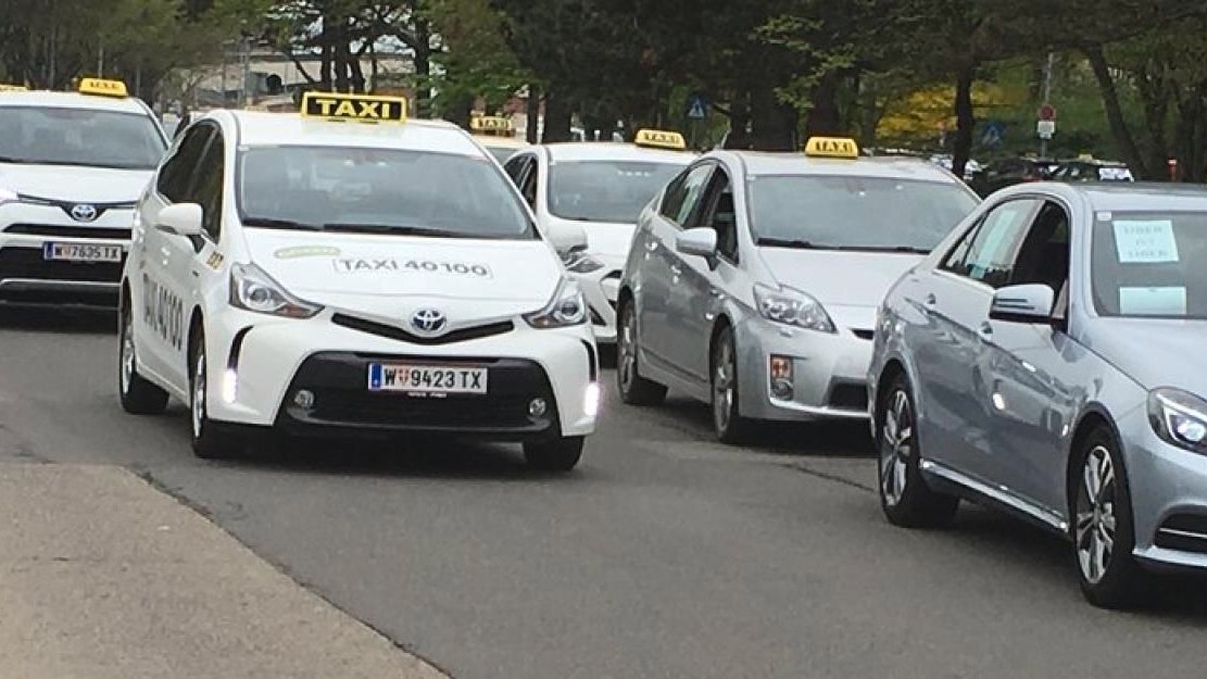 Heute.at - Taxler sehen Rot – Großdemo gegen Uber und Bolt