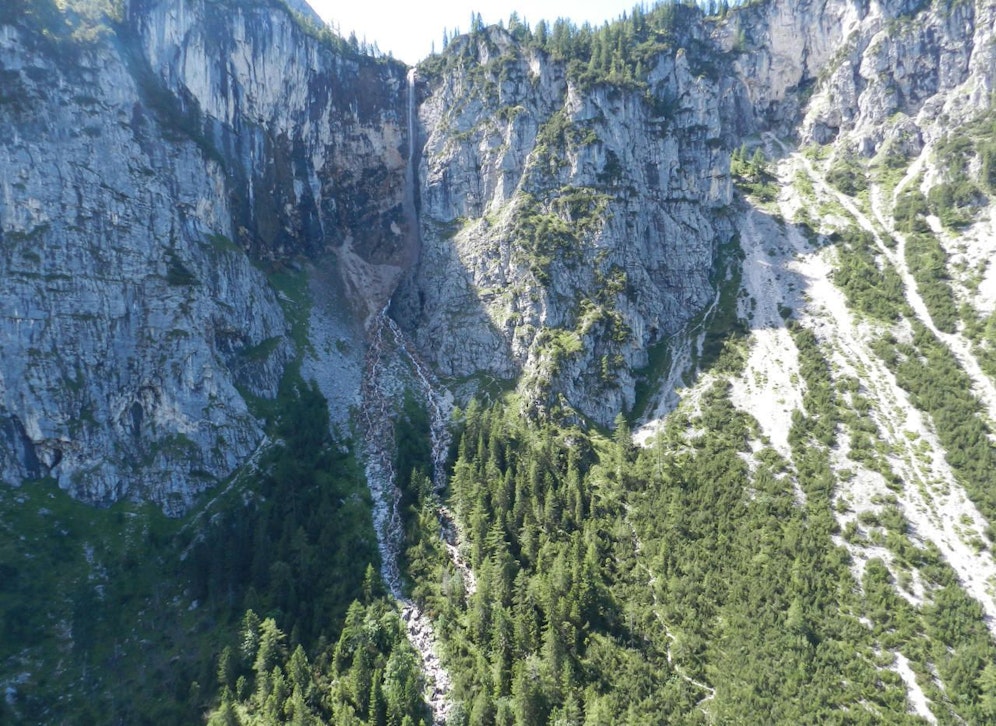Rechts neben dem Wasserfall kam es zu dem tödlichen Unfall.