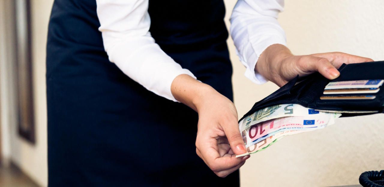 In der Geldkasse wurden Fingerabdrücke der Frau festgestellt.