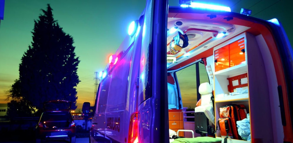 Der 17-Jährige wurde mit der Rettung in das Krankenhaus gebracht