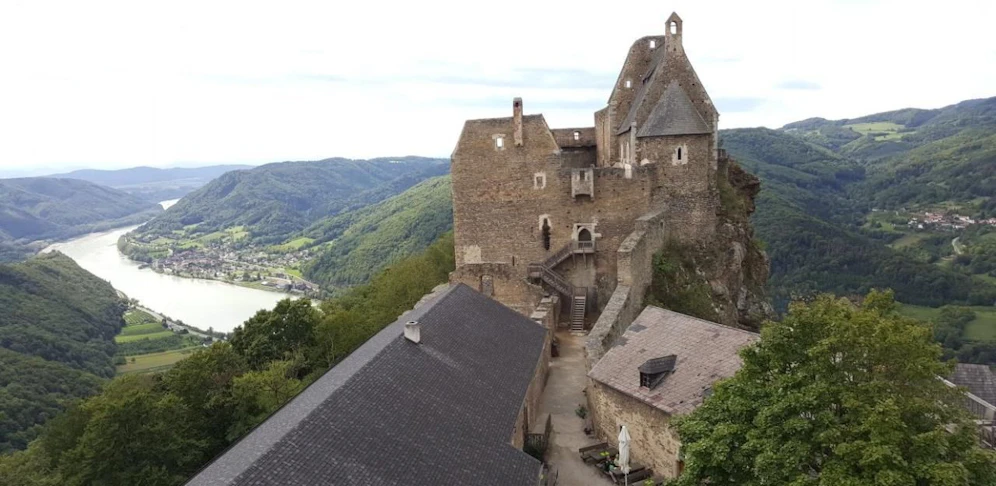 Tore zu, Besucher drinnen: Passanten hörten Hilferufe aus der Ruine Aggstein. 