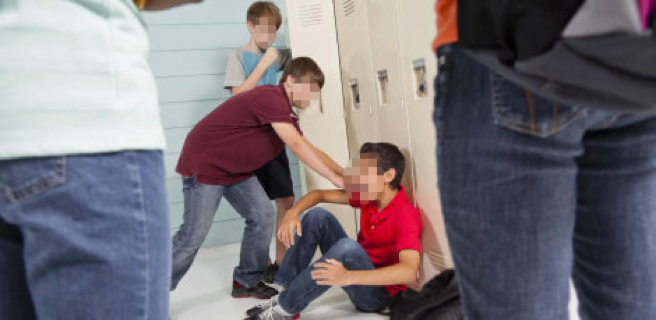 Schläge, Bedrohung mit Waffen und Mobbing - Alltag in unseren Schulen.