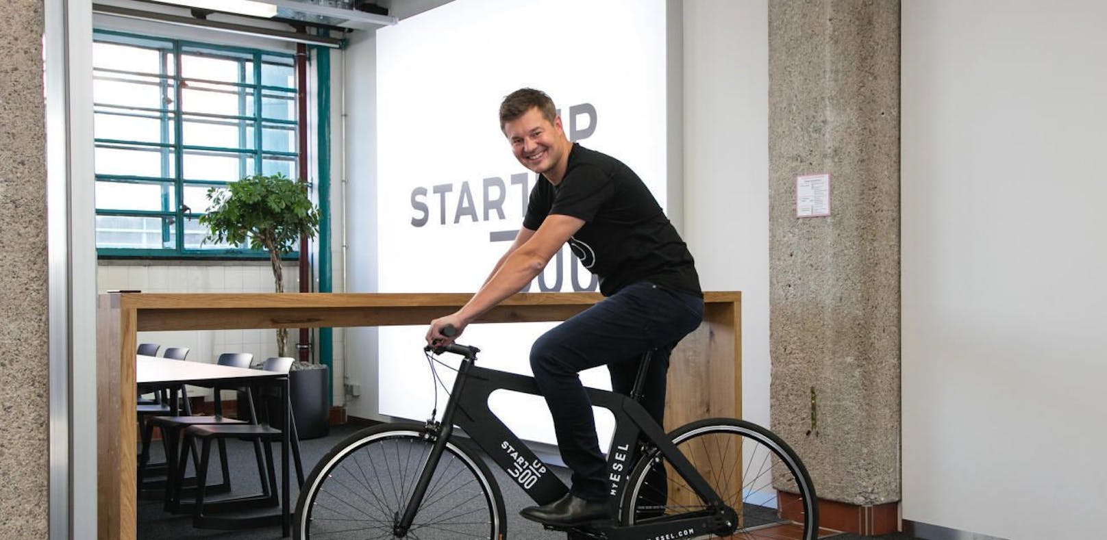 Forsterleitner wechselte ins Team von startup300, wird Geschäftsführer von factory300, dem Startup-Campus in der Linzer Tabakfabrik.
