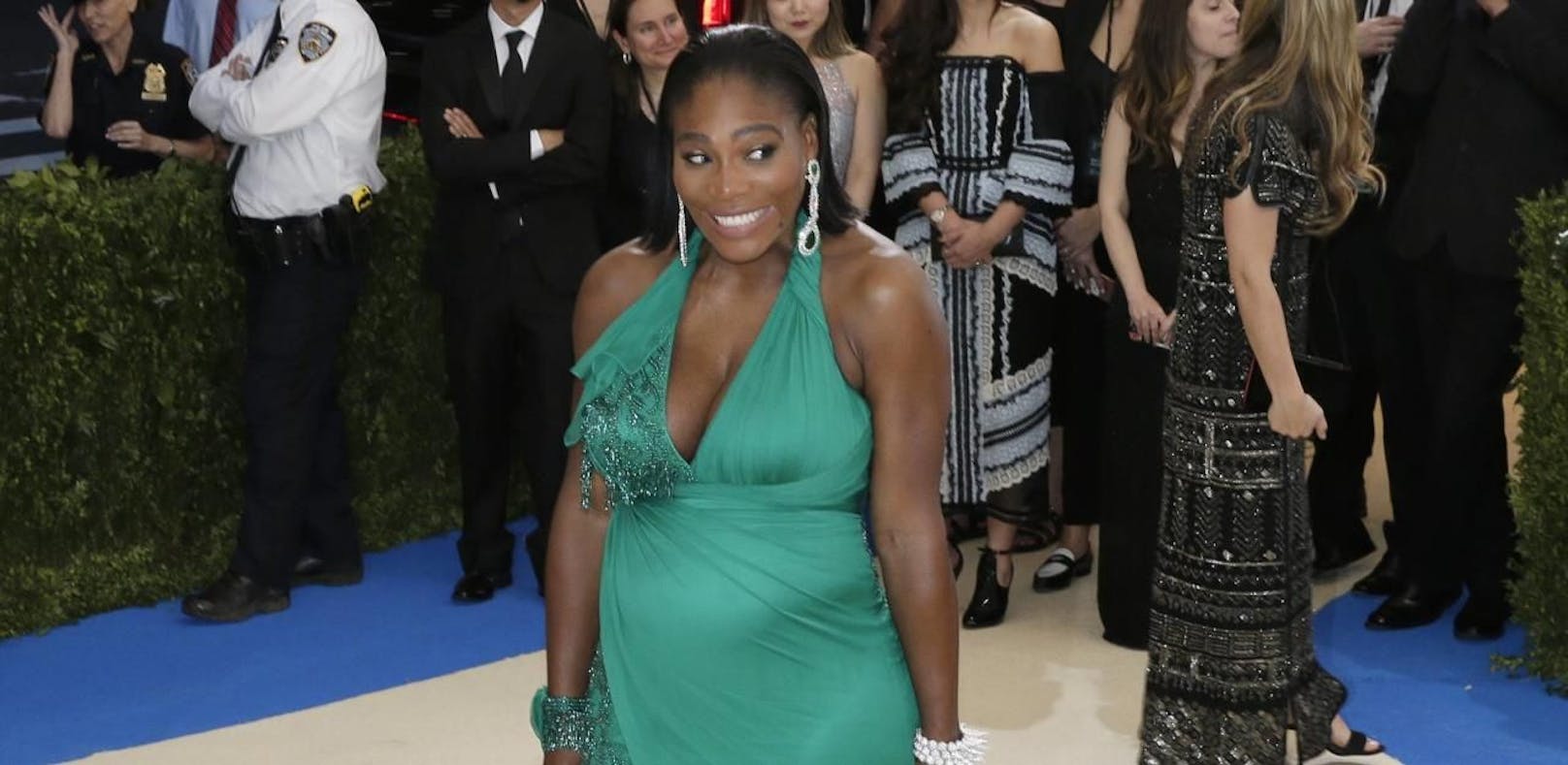Serena Williams zeigt bei MET Gala ihren Babybauch