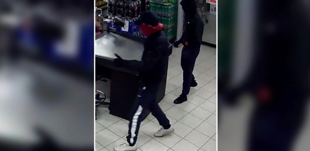 Die Polizei sucht diese beiden Männer