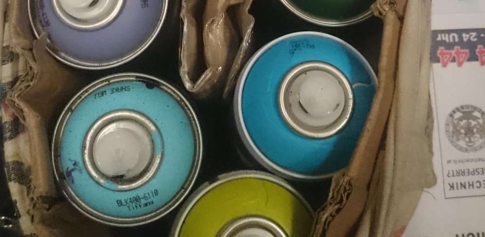 Grafitti-Sprayer in Wien-Simmering erwischt, sieben Spraydosen wurden sichergestellt. 