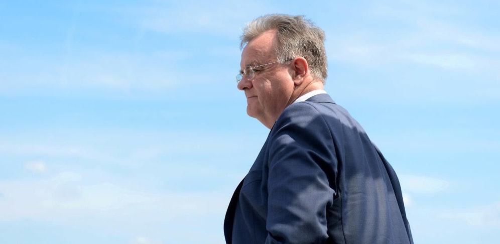 Hans Niessl kritisiert die türkis-blaue Regierungsarbeit (Archiv-Foto vom 1. Mai 2015)