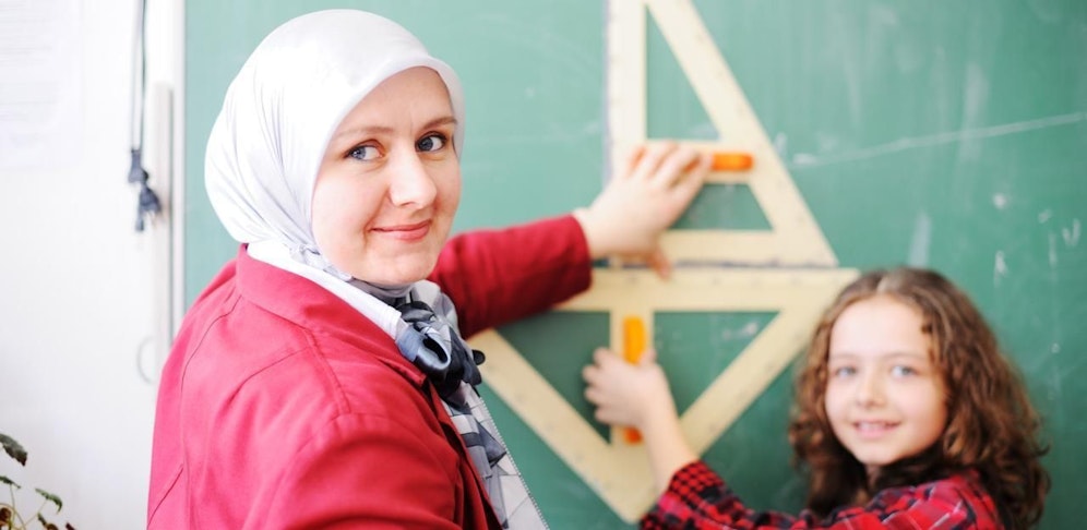 Sollte es ein Kopftuchverbot für Lehrerinnen geben?
