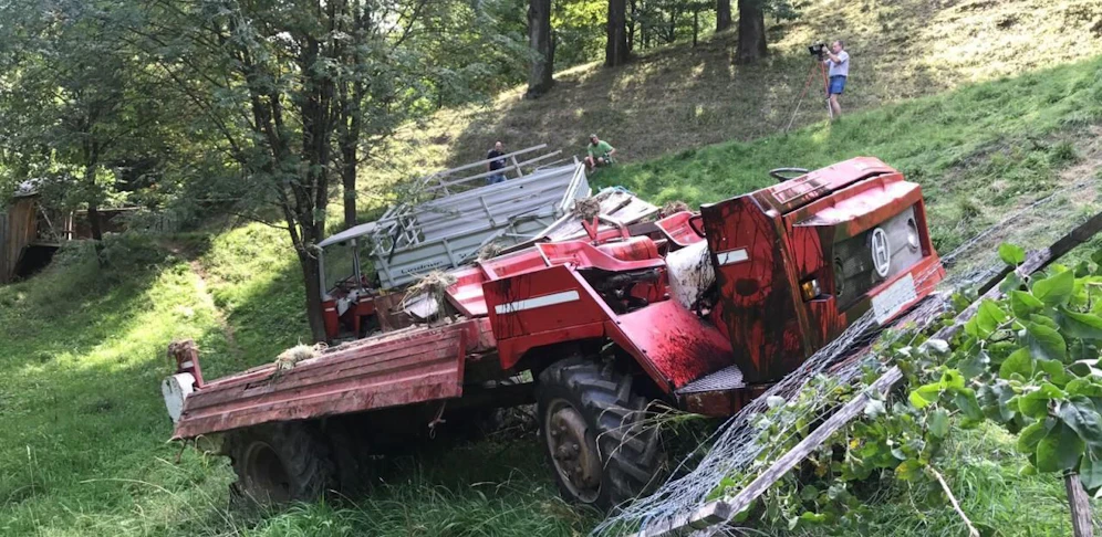 Ein junger Mann wurde von dem "Muli" erdrückt.