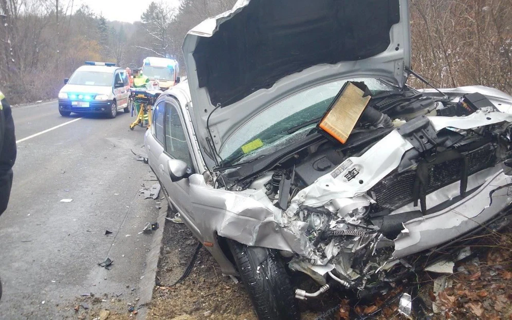 Die Lenker der beiden Unfallautos mussten von Feuerwehr und Rettung aus den Wracks befreit werden.
