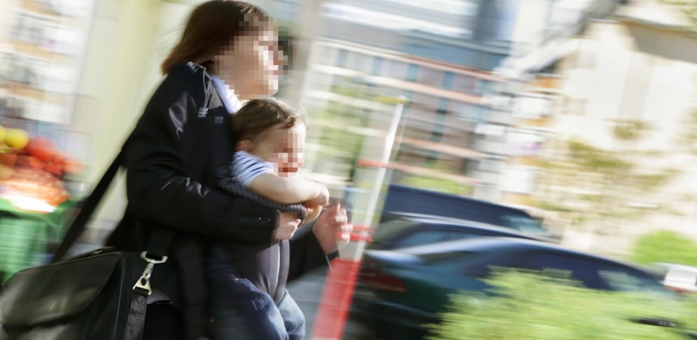 Das fünf Monate alte Baby hatte notfallmedizinische Hilfe benötigt, weil es mit Kokain in Kontakt gekommen war.