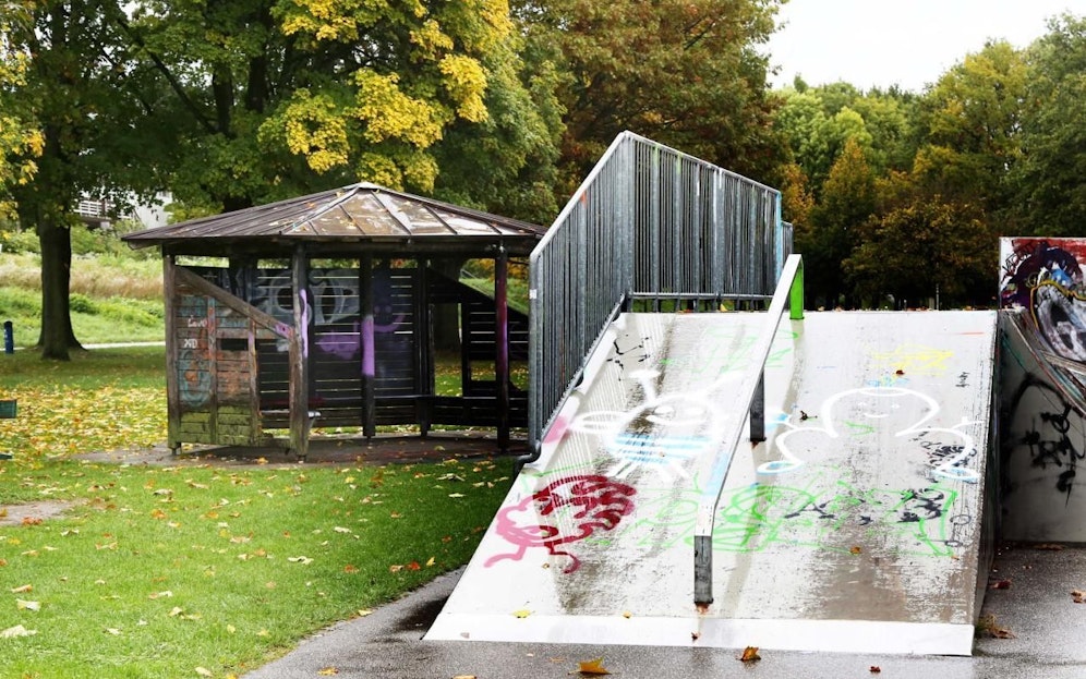 In diesem Pavillon soll eine 30-Jährige Anfang Oktober vergewaltigt worden sein.