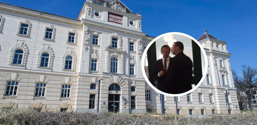 Der Angeklagte (kleines Foto, re.) mit seinem Anwalt. 