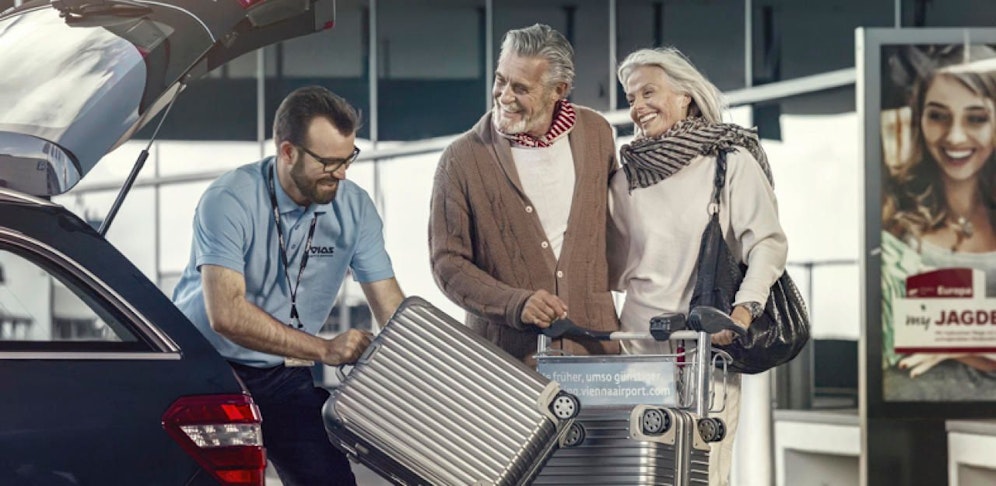 Parken wie ein König am Flughafen.