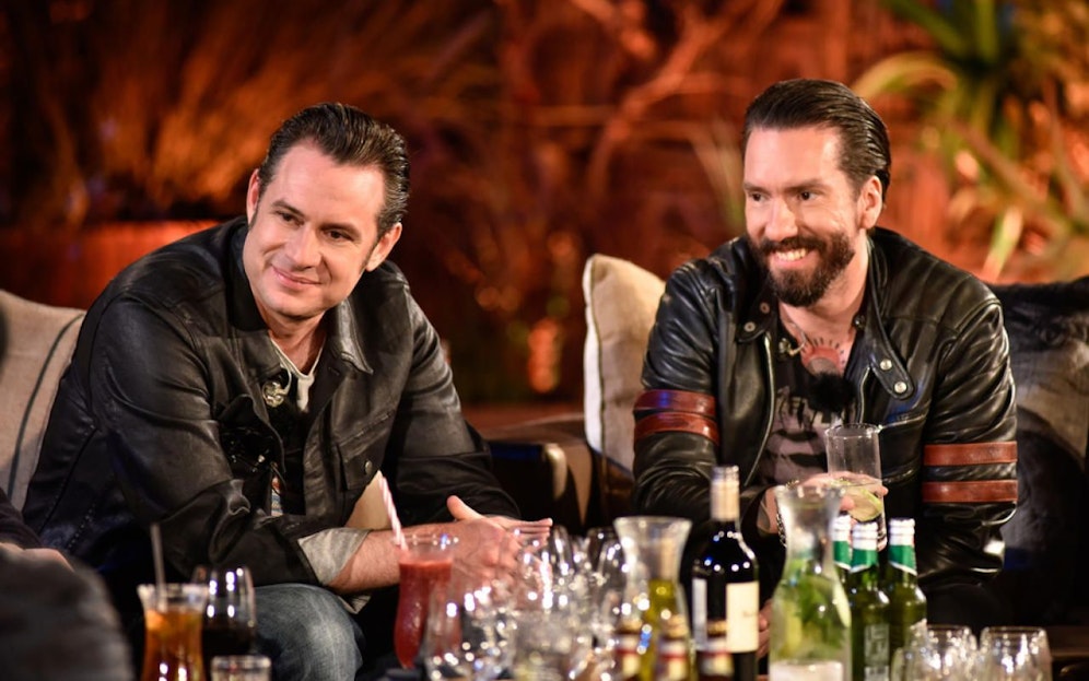 Alec Völkel (r.) und Sascha Vollmer von "The BossHoss" verlassen "Sing meinen Song".