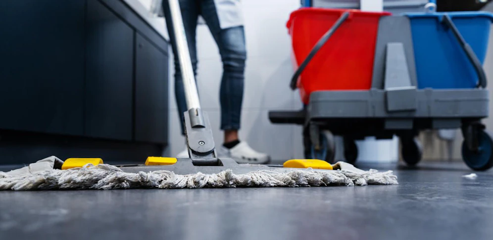 Ein Wirt blieb seiner Reinigungskraft mit einem Monatslohn von 106 Euro netto insgesamt fast 4.500 Euro schuldig. 