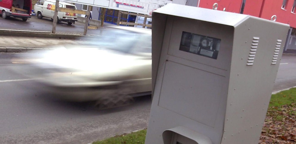 Acht Radargeräte auf einer Strecke von 17 Kilometern. Die B309 ist der Albtraum aller Raser.