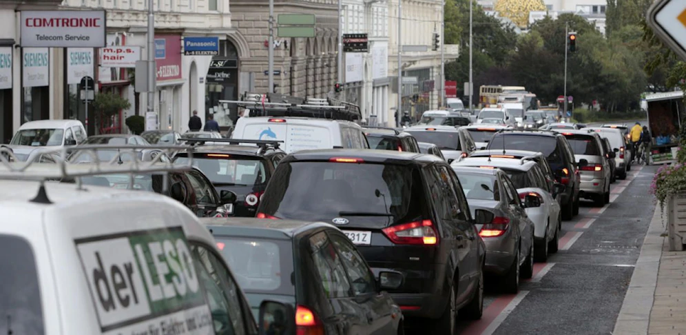 Der ÖAMTC prognostiziert Staus auf der Zweierlinie.