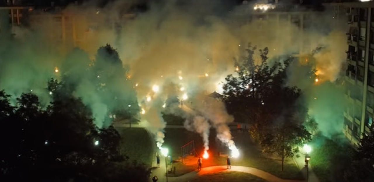 Heute.at - Aufsteiger feiert Pyro-Party im Gemeindebau