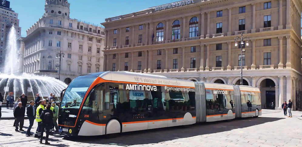 Mitten in Genau wurde dieser Linz-Linien-Bus gesehen.