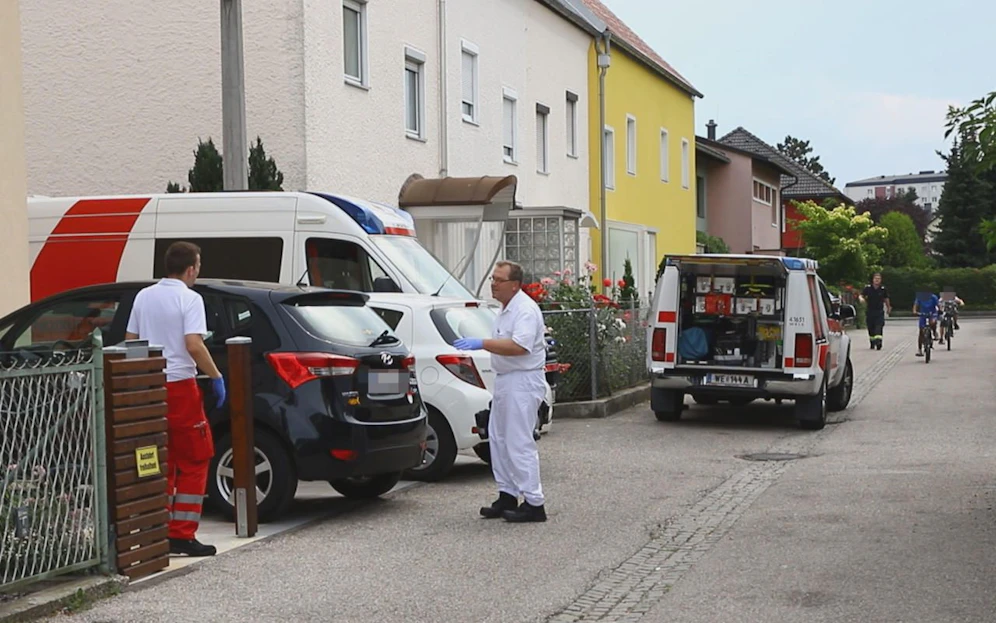 Die Feuerwehrmänner konnten das Mädchen aus ihrer verzwickten Lage befreien.