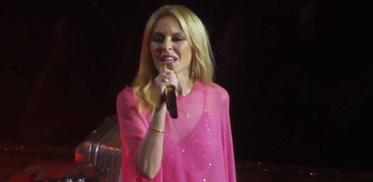 Heute.at - Verwirrter Mann bedrohte Kylie vor Köln-Konzert