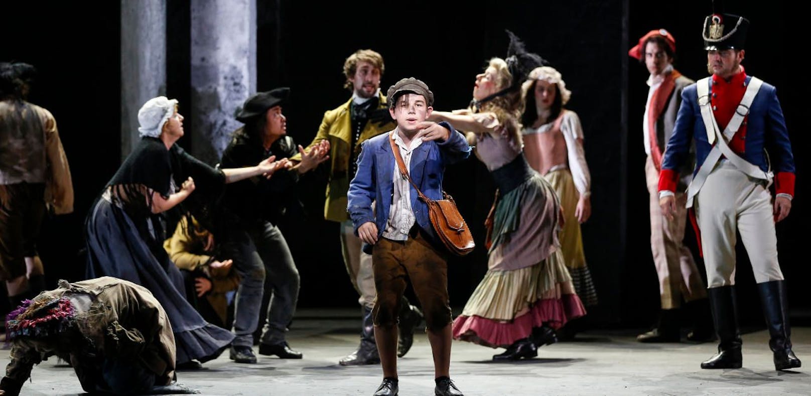 Das Landestheater sucht wieder! Diesmal zwei Buben im Alter von 12 Jahren für die Rolle des Alexander.