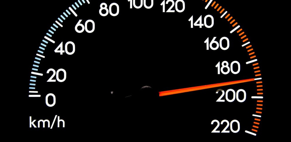 Der Alkolenker war mit fast 190 km/h unterwegs.