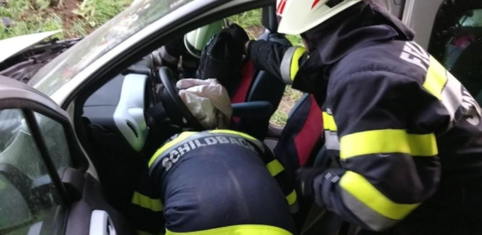 Wiener übersieht Pkw: Fünf Verletzte bei Crash