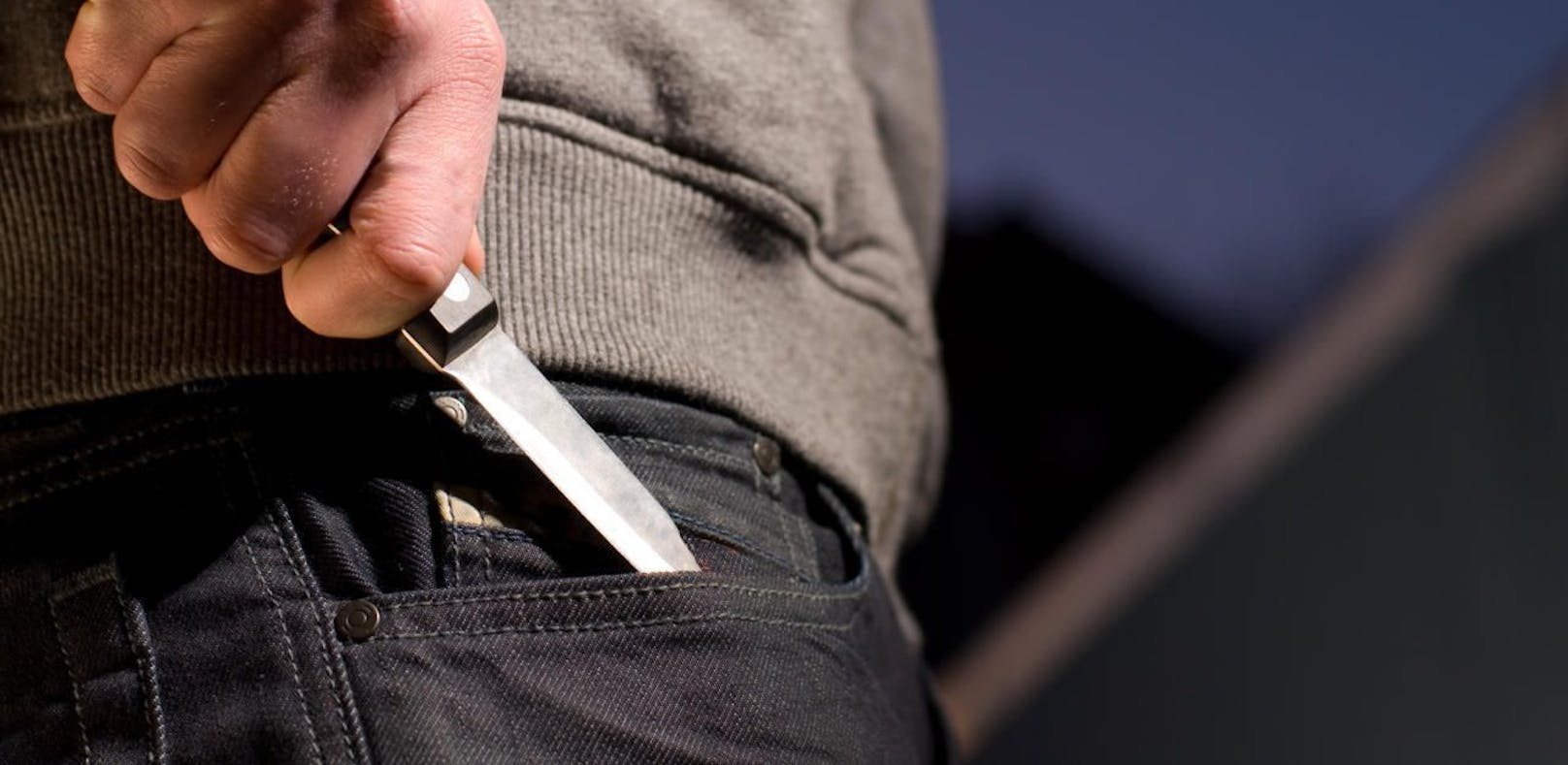 Zwei Männer wurden in Linz bei einer Messerstecherei verletzt.