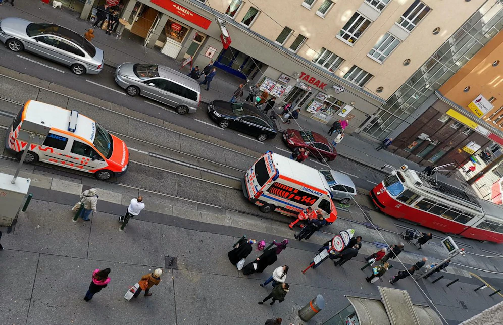 Verkehrsunfall bei einem Rettungseinsatz in Wien-Favoriten