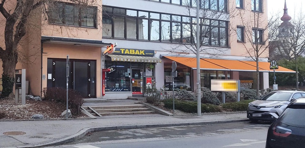 Ein 27 Jahre alter Mann hat am Dienstag, 04. Februar 2020, eine noch unbekannte Frau auf der Straße im Bezirk St. Peter in Graz mit einem Messer lebensgefährlich verletzt. Passanten alarmierten die Einsatzkräfte, der Mann wurde festgenommen.