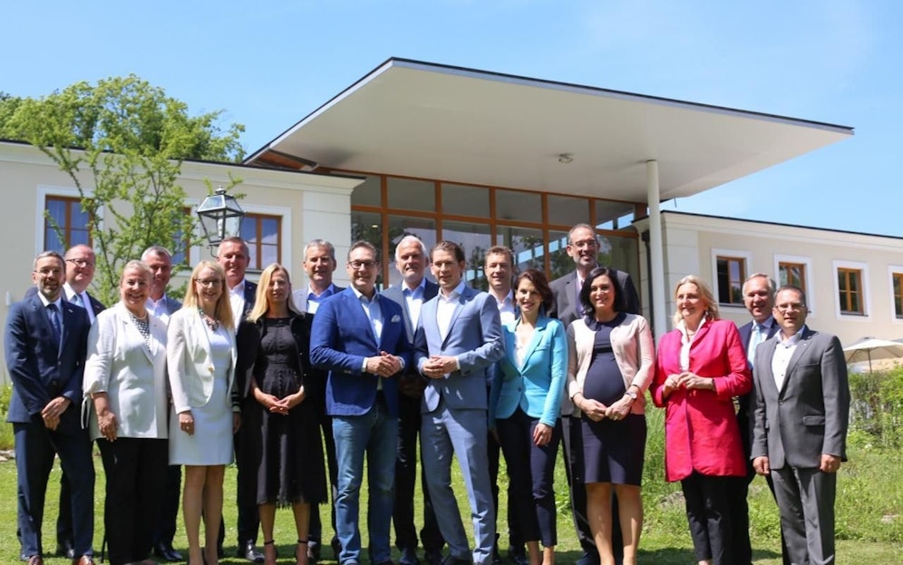 Gruppenfoto der letzten Regierungsklausur in Mauerbach.