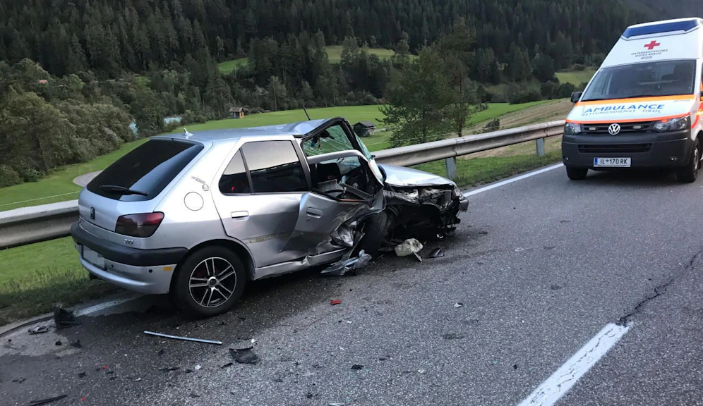 Die 38-Jährige kollidierte mit einem Peugeot, blieb bei dem Unfall aber unverletzt.