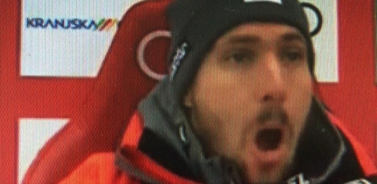 Heute.at - Hirscher erstarrt! Ski-Star rast fast in Fotografen