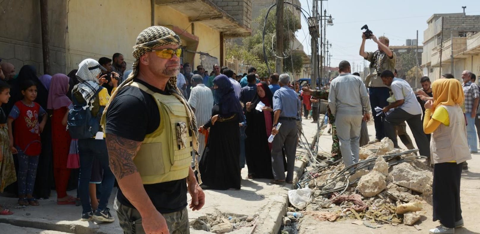 Schlangenpapst half wieder im zerstörten Mosul