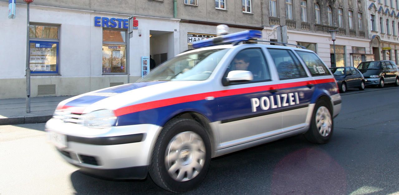 Heute.at - Männer wollten Kinder mit Süßigkeiten in Auto locken