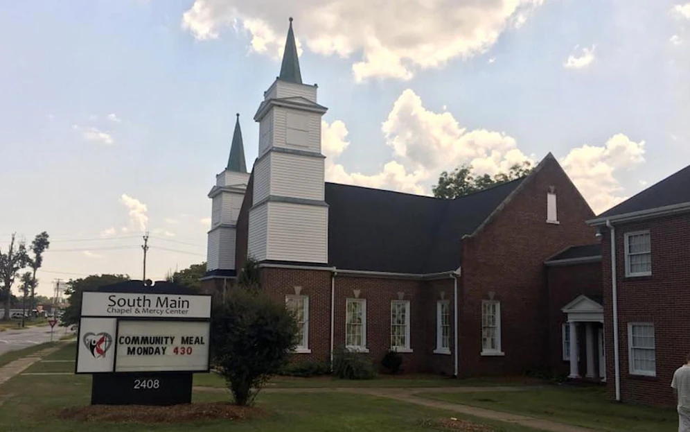 Ort des Grauens: Vor der "South Main Chapel" in Anderson (USA) fand man die junge Frau ohne Auge. 