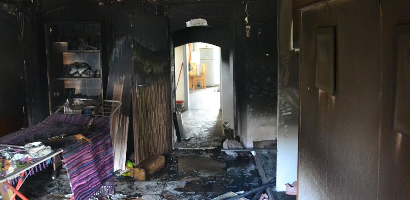 Feuer-Drama: 4 Kinder aus brennendem Haus gerettet