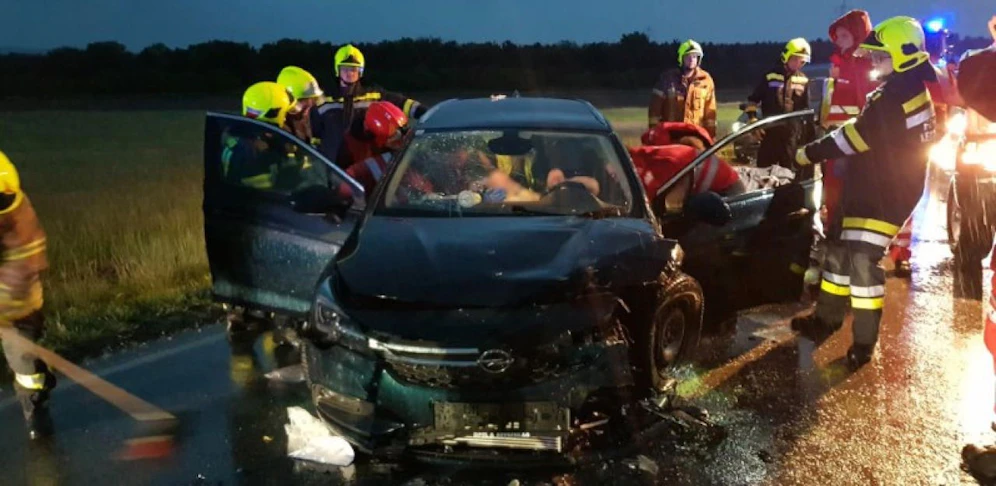 Die Rettungskräfte im Einsatz.