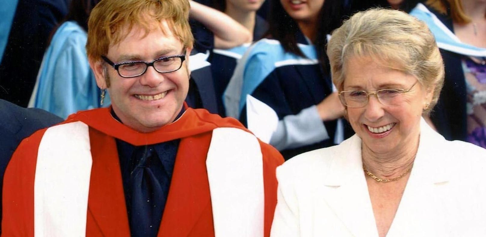 Elton John mit seiner Mutter Sheila