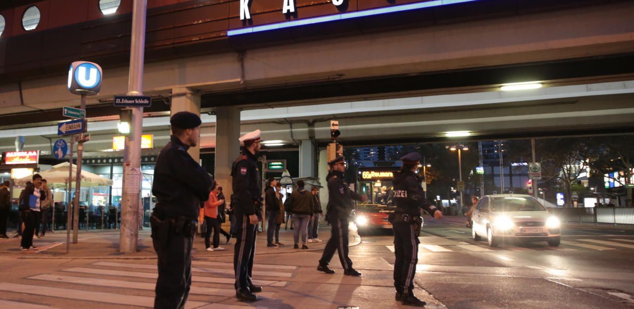 Heute.at - Riesige Bombe in Liesing: 400 Menschen evakuiert